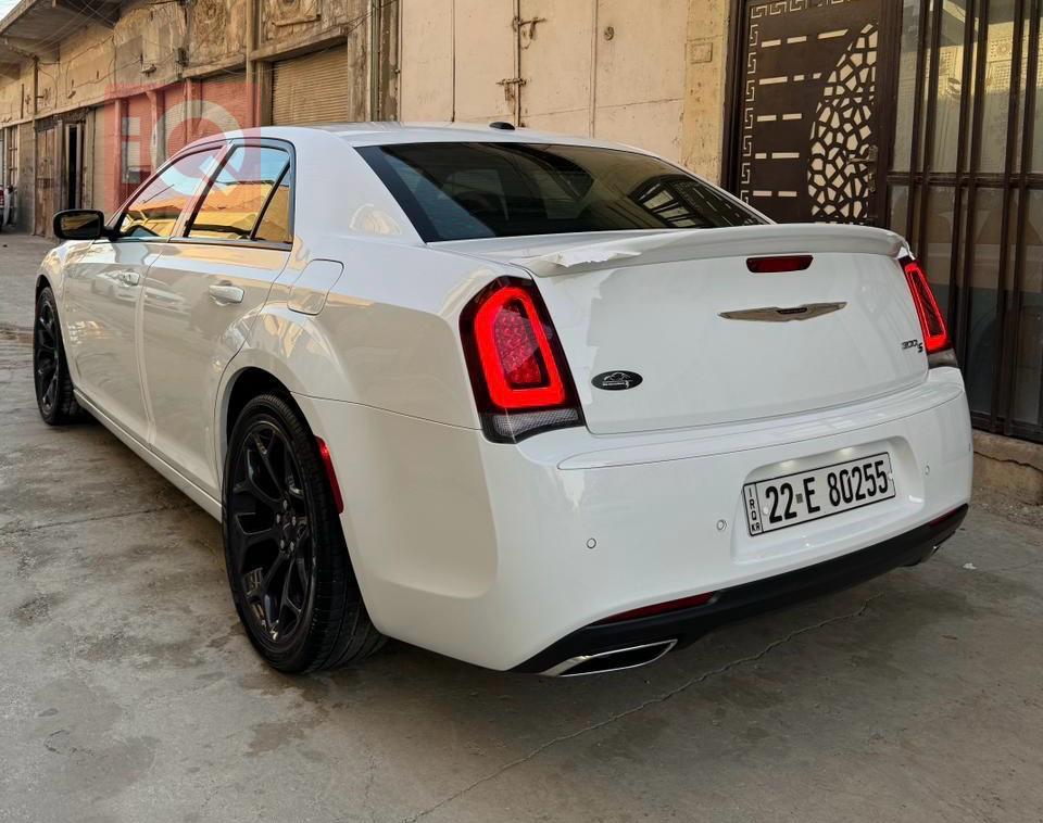 كرايسلر 300